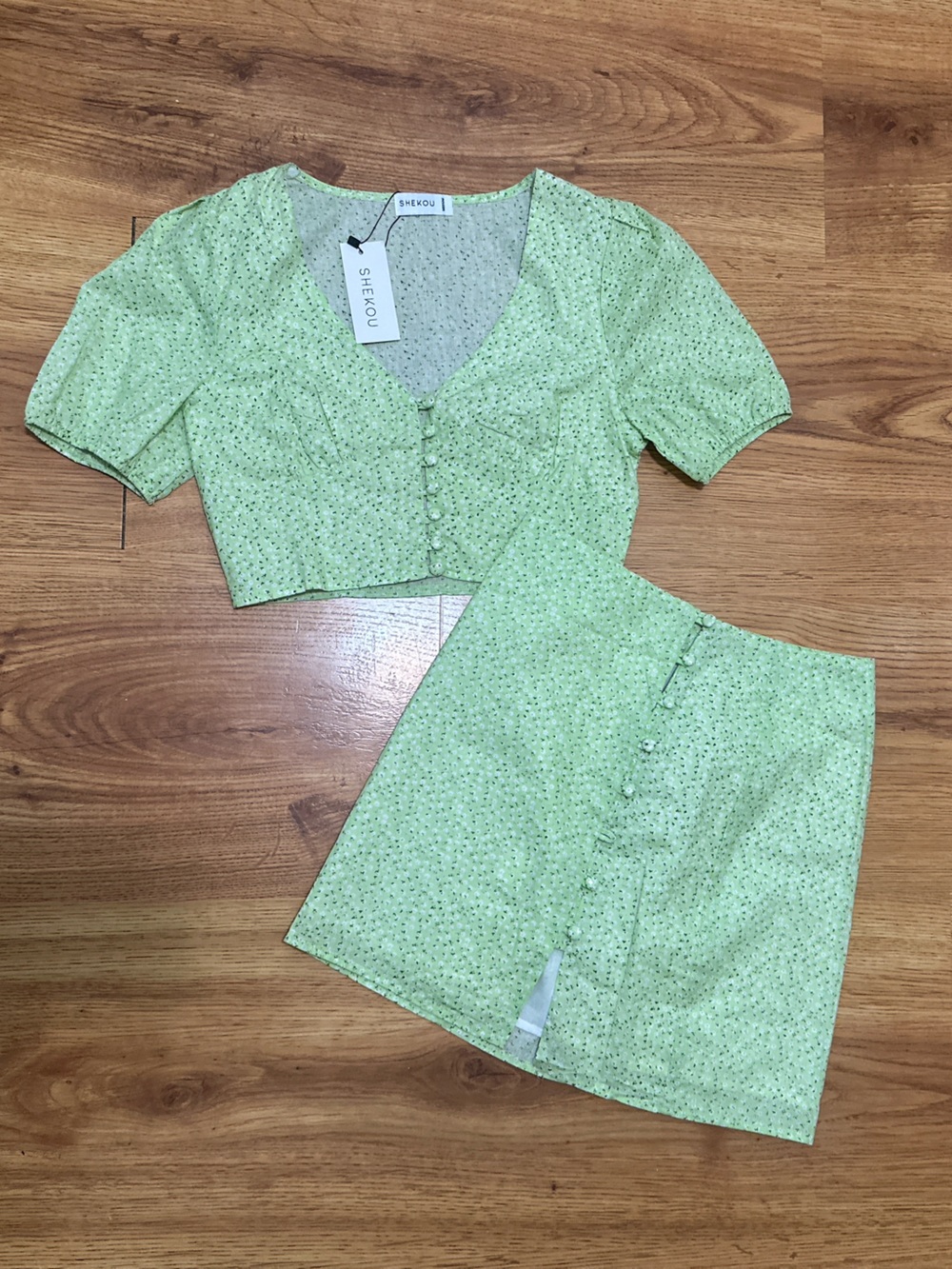 SHEKOU NWT Green Floral Puff Sleeve Crop Top Mini Skirt Set Size M - Picture 3 of 6